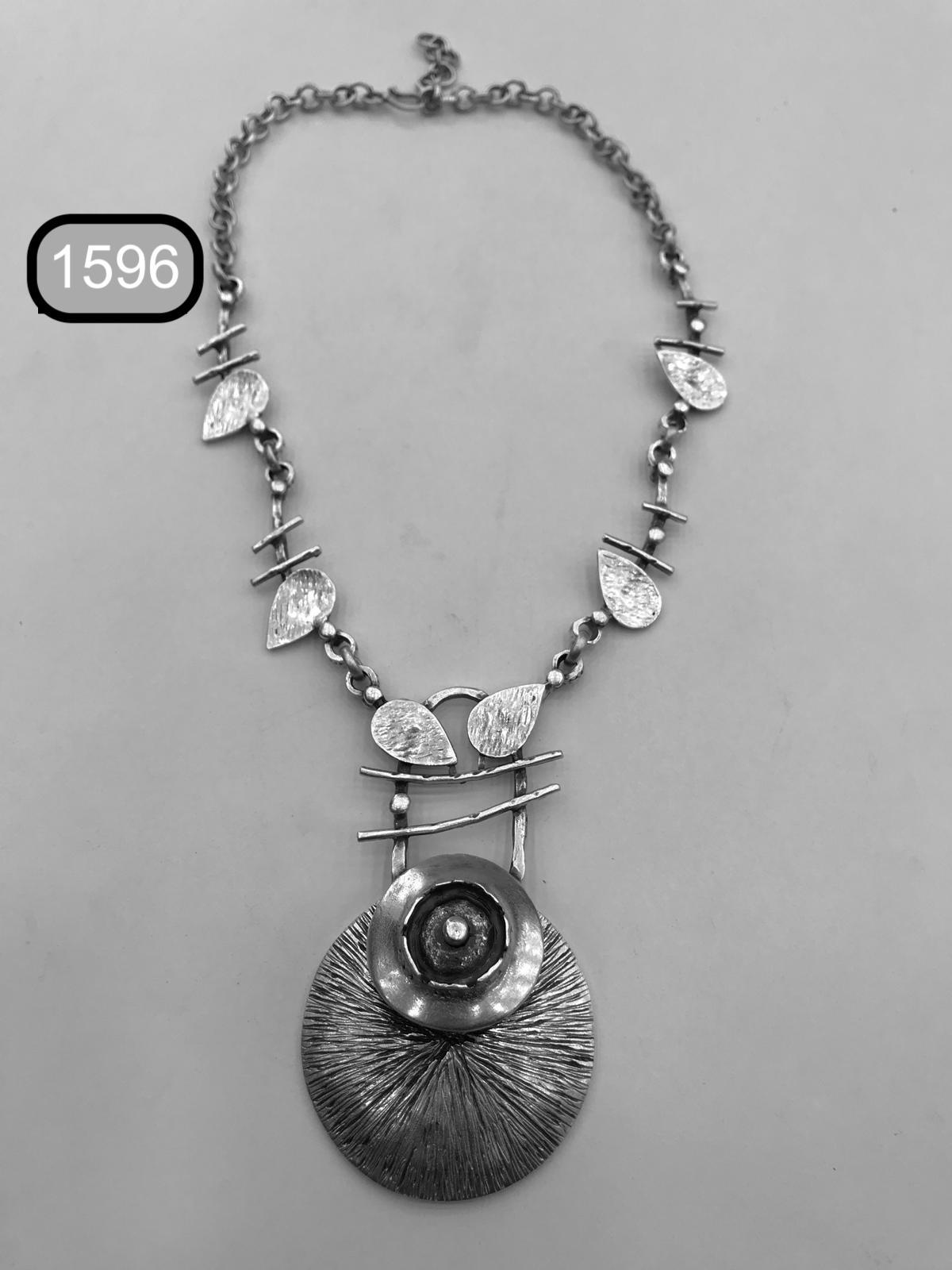 NECKLACE 1596